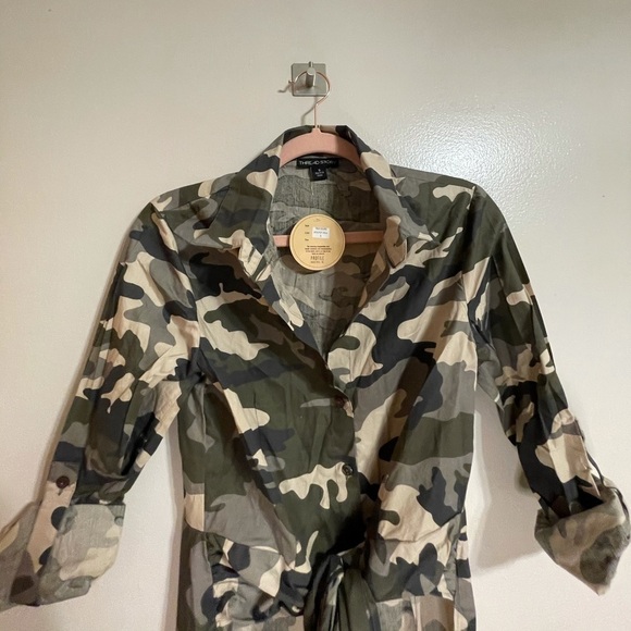 𝅺Thread Story Camoflauge Button Up TOP / BLOUSE NWT - Picture 10 of 14